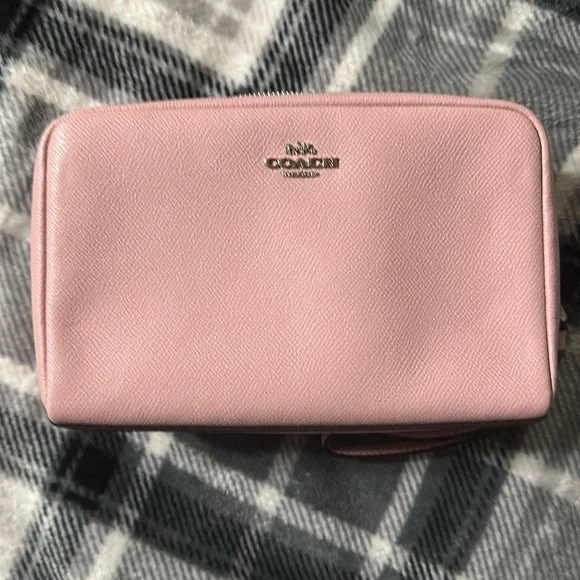 *SALE* NEW Coach Cosmetic Case in Pink Leather - Picture 6 of 8
